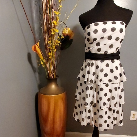 White House Black Market Dresses & Skirts - White House Black Market polka dot Tier Dress NWT